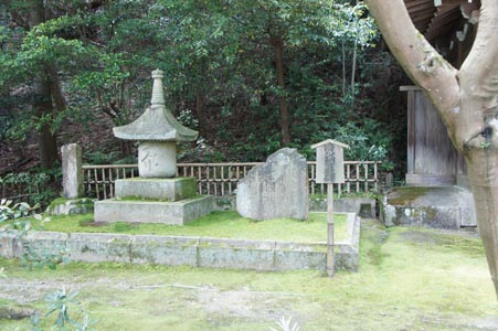 �����[���̉̔�